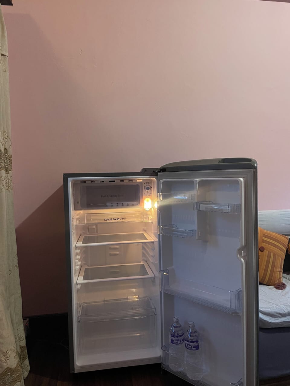 Deluxe Double or Twin Room | Mini-refrigerator