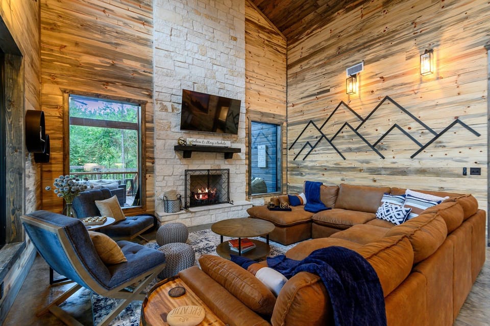 Sip and Stay Hideaway Cabin Living Room