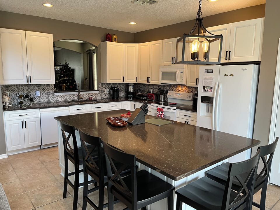 Brand new remodeled kitchen with Huge Island! 