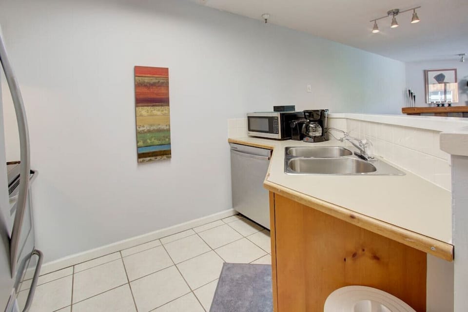 OPEN Concept Living/Kitchen and Dining & Free Coffee and Tea provided for all our guests make this the perfect place for entertaining.