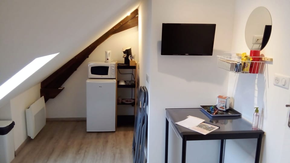 Basic Room | 1 bedroom, soundproofing, free WiFi, bed sheets