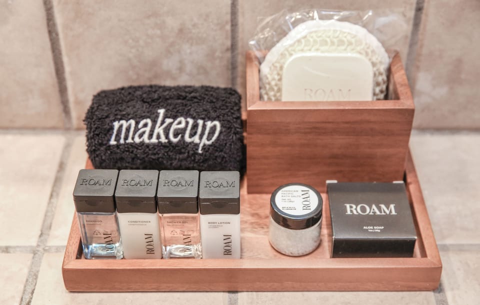 The Syrah Suite | Bathroom amenities | Shower, free toiletries, hair dryer, towels