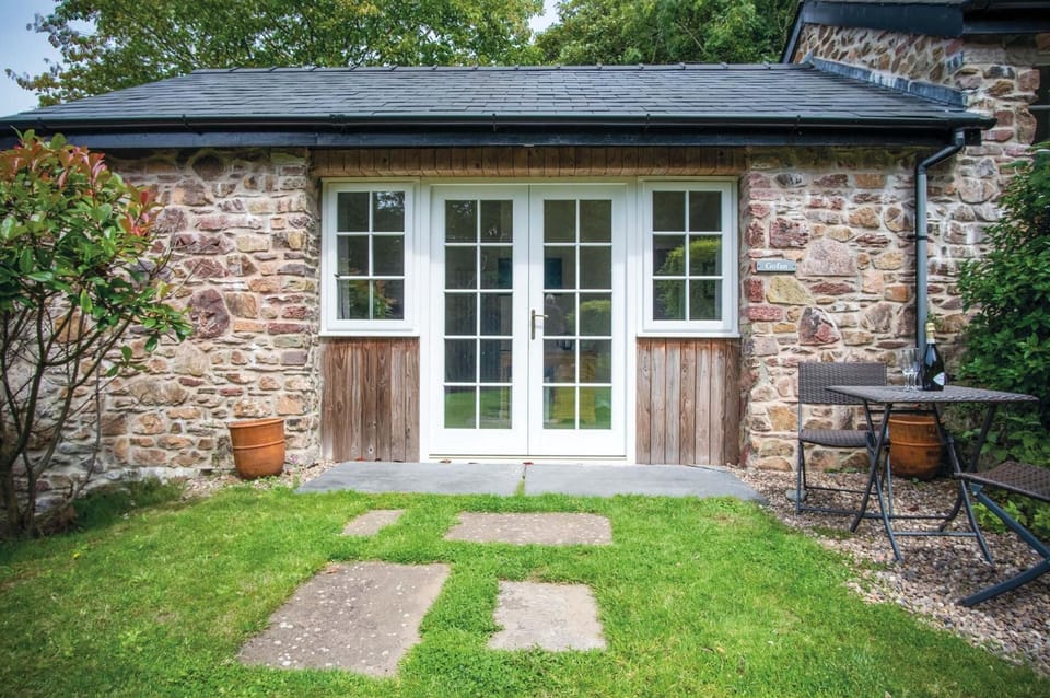 Gofan - 1 Bedroom - St Ishmael's (21555)