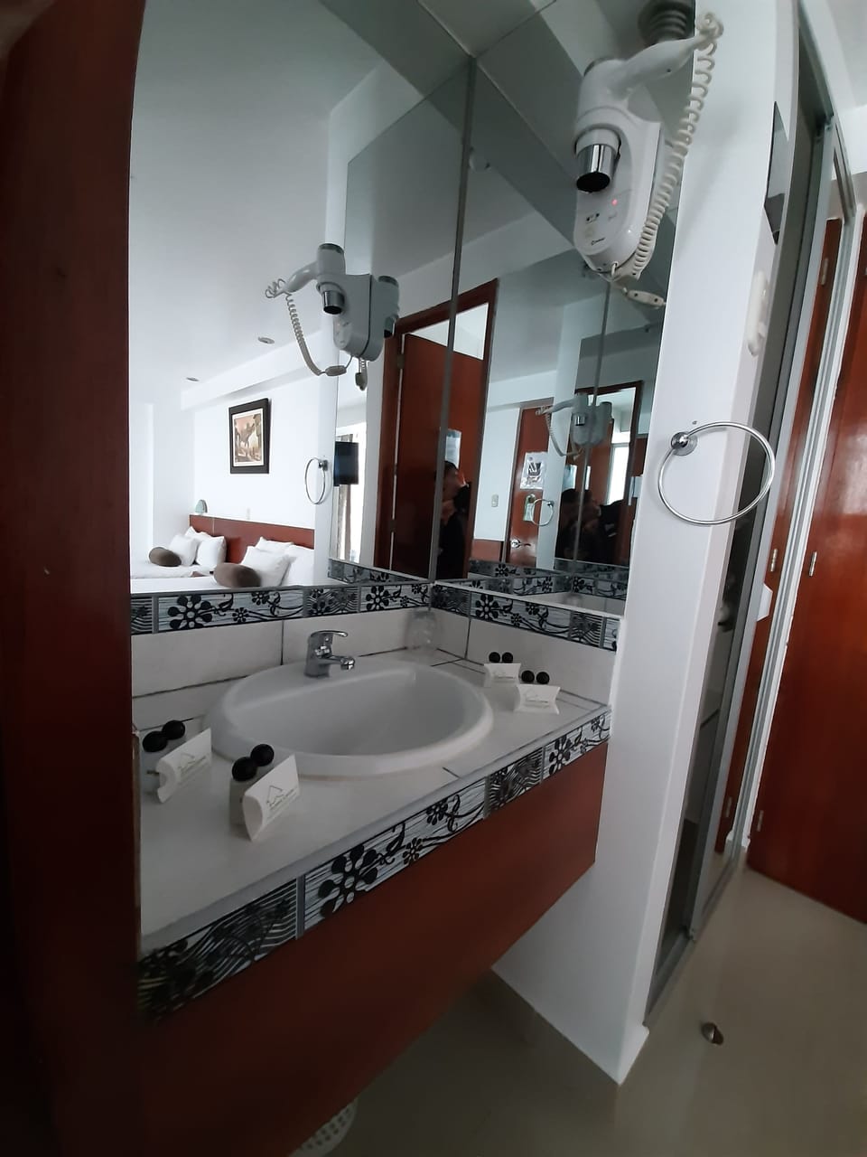 Family Room, 1 Bedroom, Private Bathroom | Bathroom | Shower, free toiletries, hair dryer (on request), towels