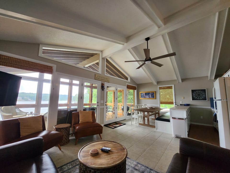 Kitchen & Livingroom