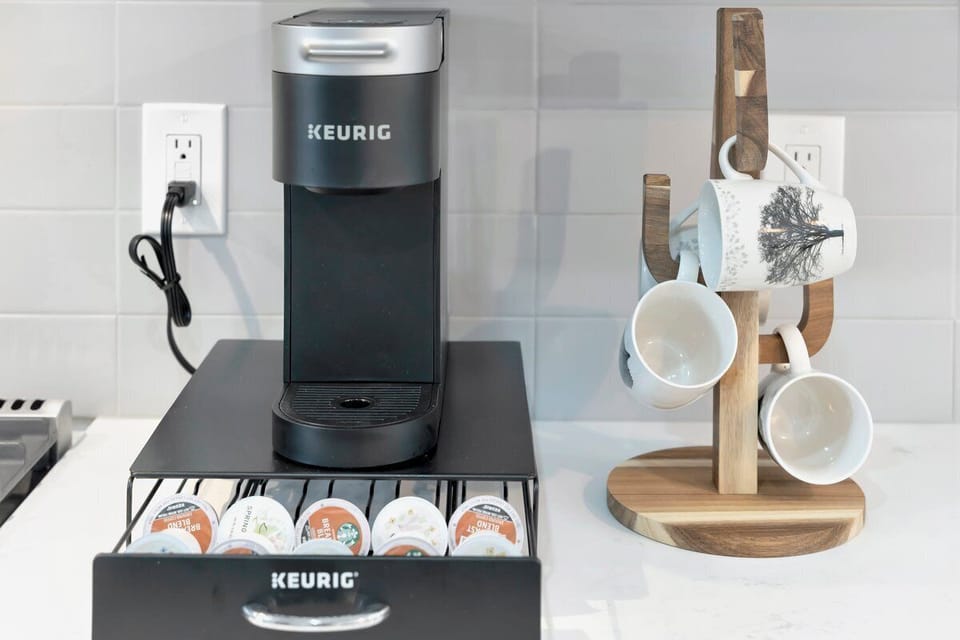 Luxury House | Private kitchen | Fridge, microwave, oven, stovetop