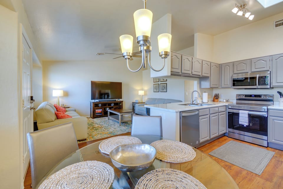 Dining Area | Dishware & Flatware Provided