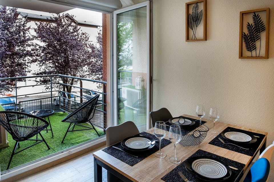 Que vous soyez en vacances, en voyage d'affaires ou en week-end en famille, vous pourrez facilement cuisiner vos plats favoris et profiter d’un repas en toute tranquillité