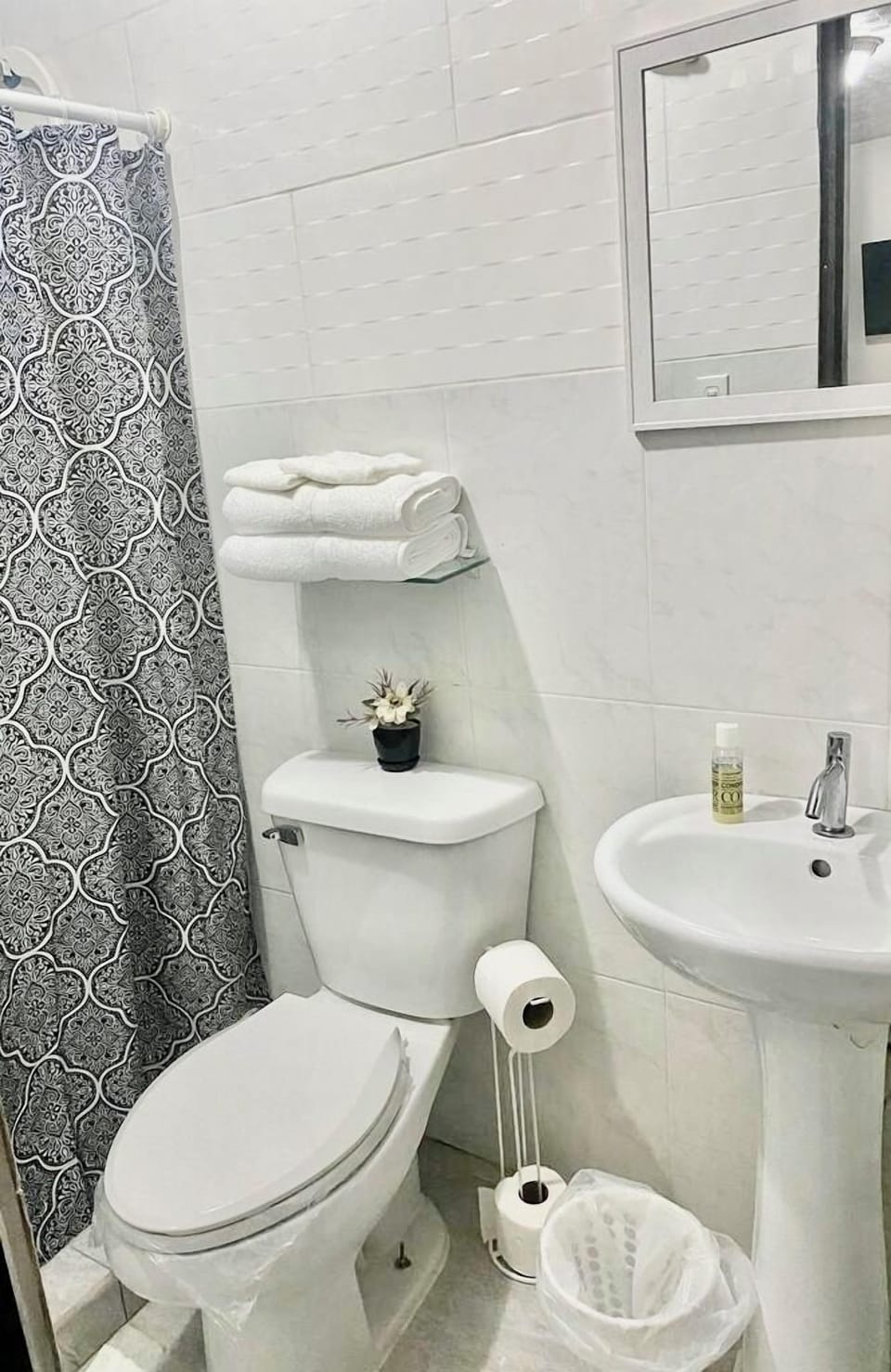 Single Room | Bathroom | Shower, towels, soap, toilet paper