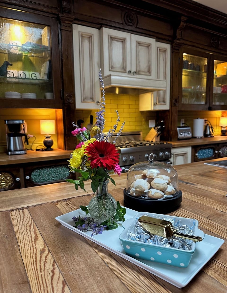 Welcome to Little Red Cat!-kitchen