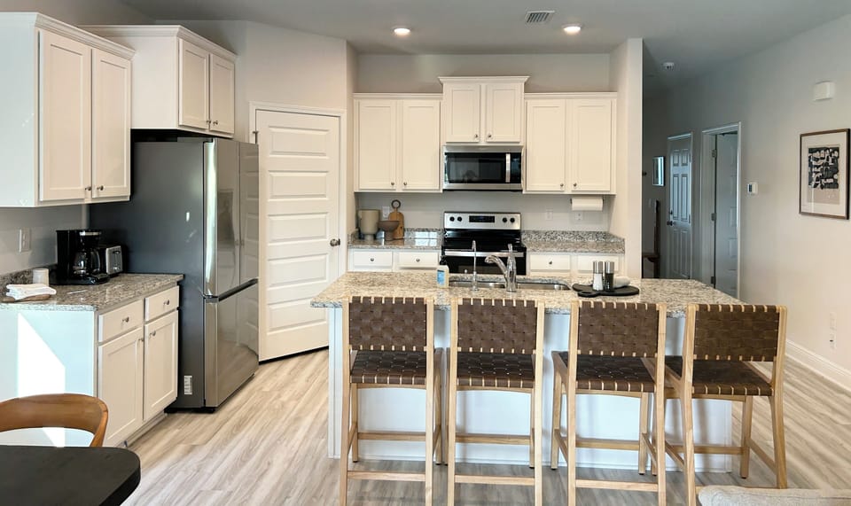 Kitchen/Island