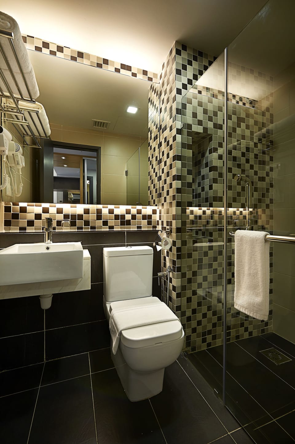 Shower, free toiletries, hair dryer, towels