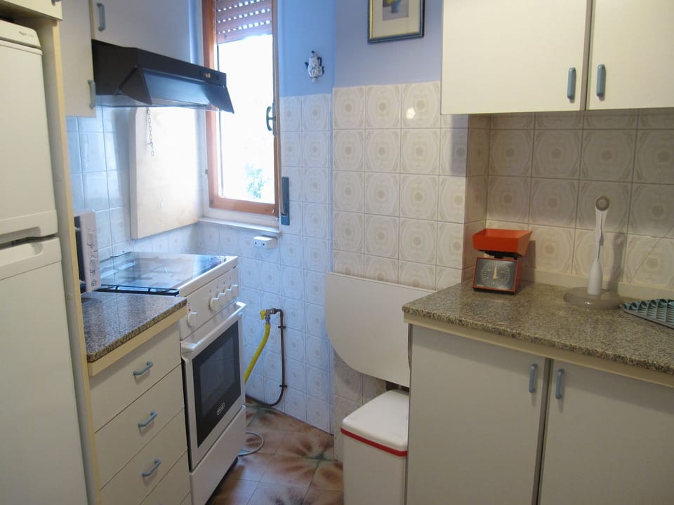 Apartment, 2 Bedrooms, Balcony, City View | Interior