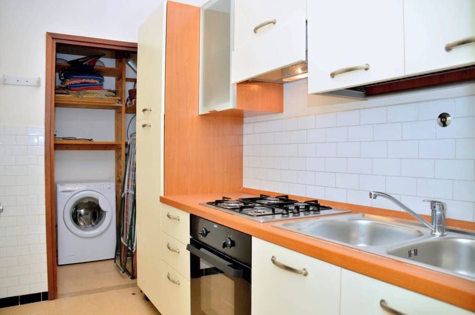 Apartment, 3 Bedrooms, Garden View | Interior