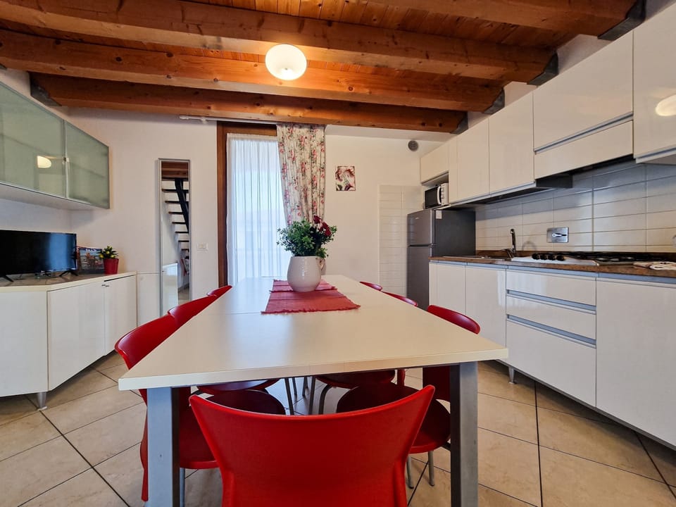 Apartment, 4 Bedrooms, Balcony | Interior