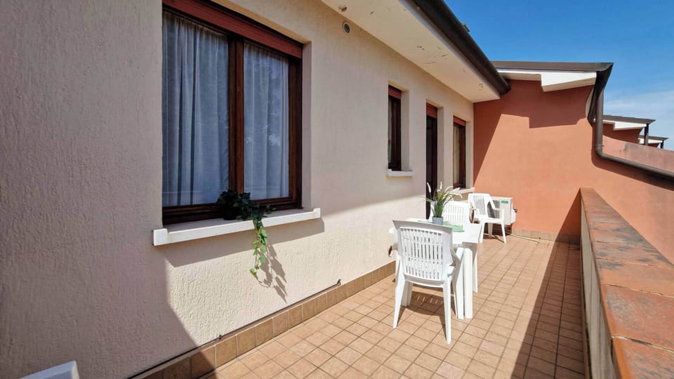 Apartment, 2 Bedrooms, Garden View | Outdoor dining