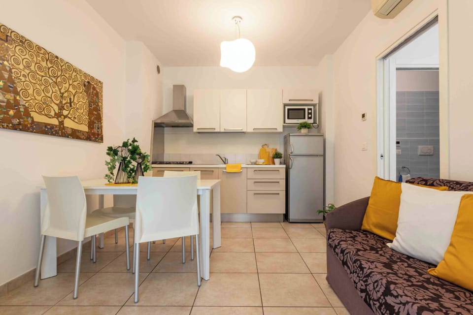 Apartment, 1 Bedroom, Garden View | Interior