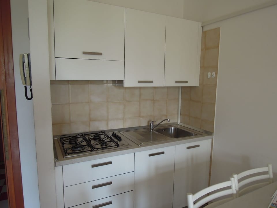 Apartment, 1 Bedroom, Balcony, Ocean View | Interior