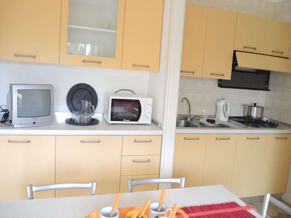 Apartment, 2 Bedrooms, Balcony | Interior