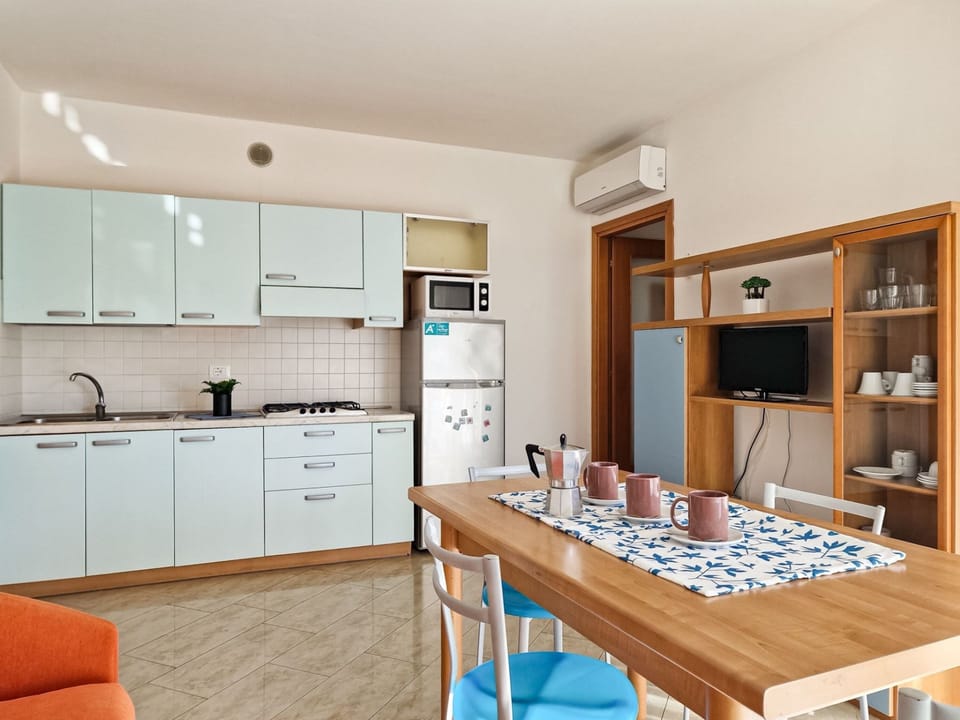 Apartment, 1 Bedroom, Balcony, City View | Interior