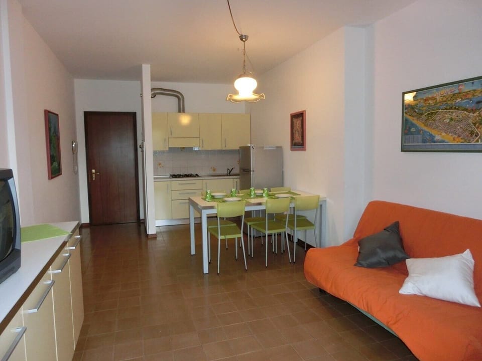 Apartment, 2 Bedrooms | Living area