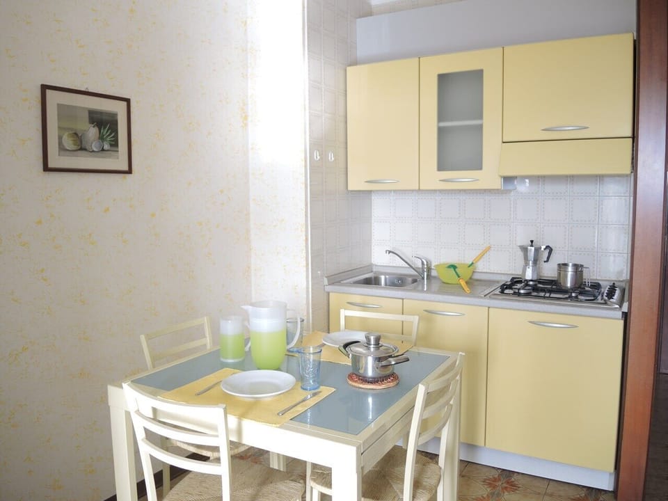 Apartment, 1 Bedroom, Balcony | Interior