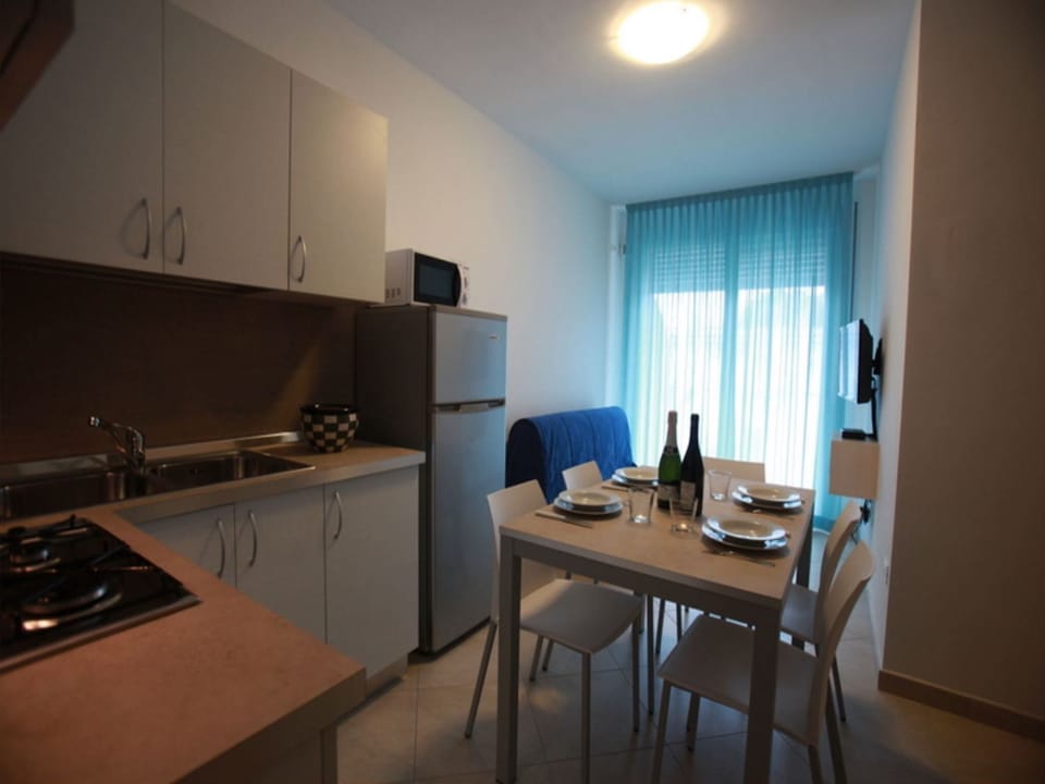 Apartment, 2 Bedrooms, Balcony | Dining room