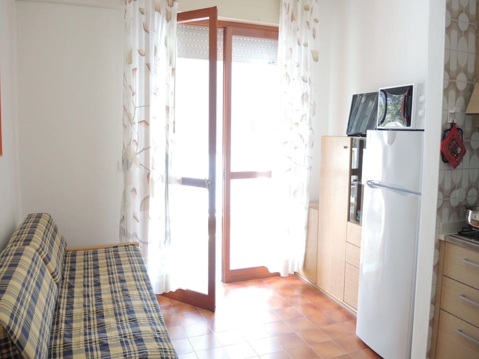 Apartment, 2 Bedrooms, Balcony, City View | Living room