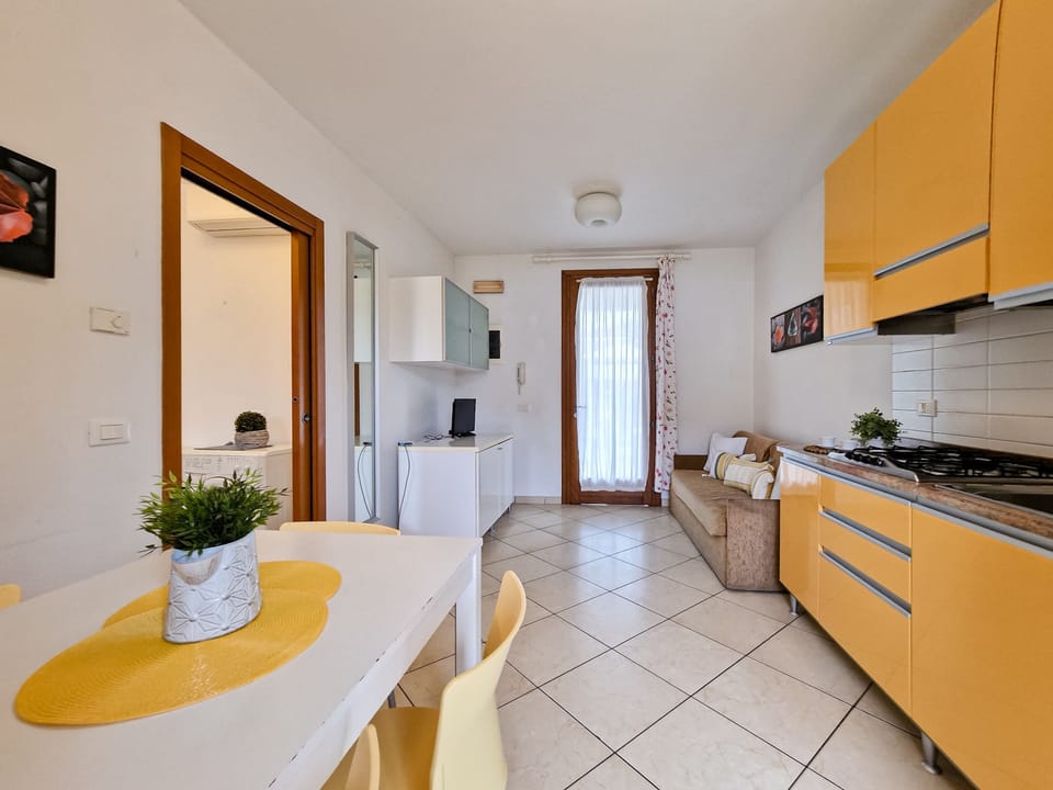 Apartment, 2 Bedrooms, Patio, Garden View | Interior