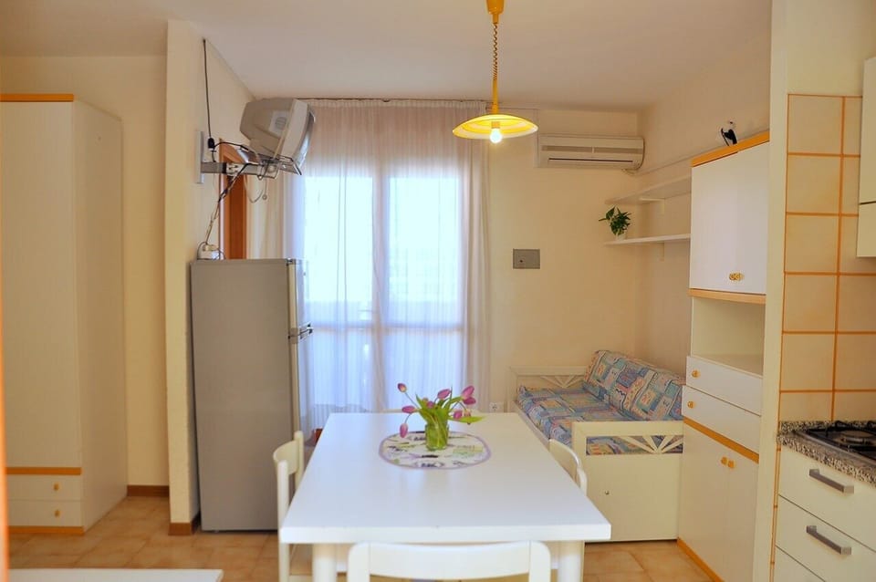 Apartment, Balcony, Ocean View | Living area