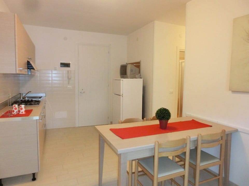 Apartment, 2 Bedrooms, Terrace | Dining
