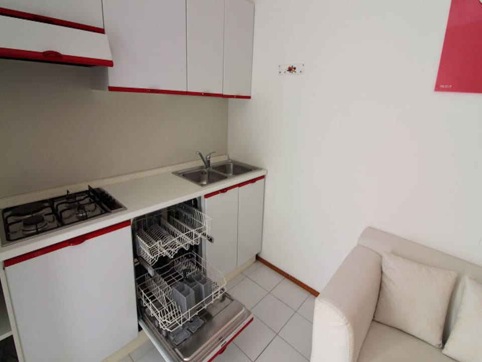 Apartment, 3 Bedrooms, Balcony, Garden View | Interior