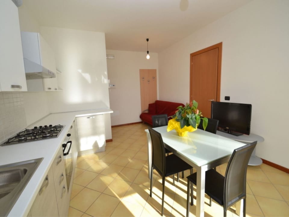 Apartment, 2 Bedrooms, Terrace | Dining room