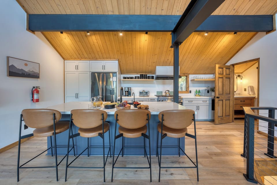 Fully equipped kitchen.