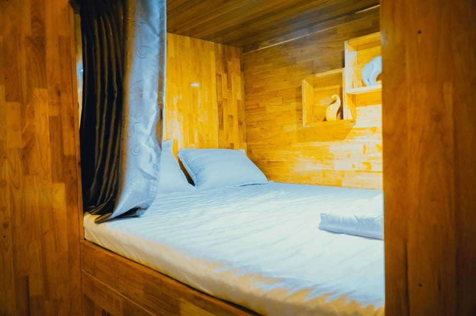 Design Shared Dormitory | Premium bedding, memory foam beds, in-room safe, individually decorated