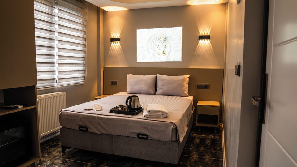 Superior Double Room | Laptop workspace, soundproofing, free WiFi, bed sheets