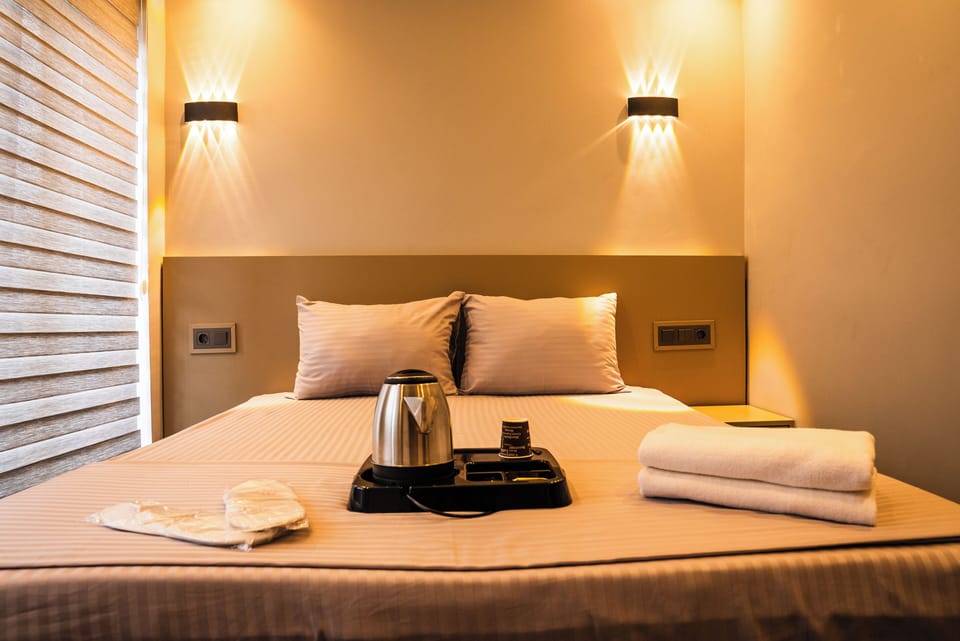 Laptop workspace, soundproofing, free WiFi, bed sheets