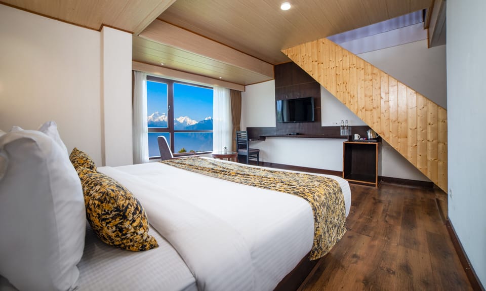 Luxury Suite | Select Comfort beds, minibar, WiFi (free), bed sheets