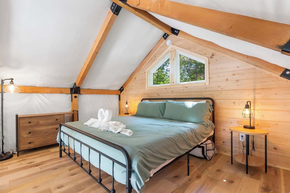 Hidden Hollow - Desirable Ozark Glamping! Cabin in Missouri