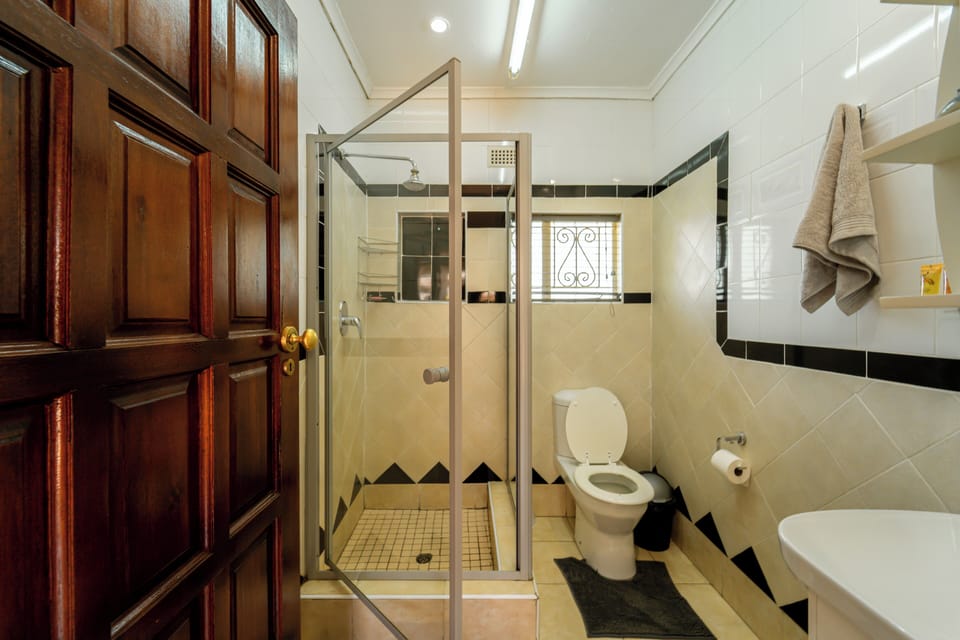 Shared Dormitory, 1 Bedroom, Accessible, Balcony | Bathroom