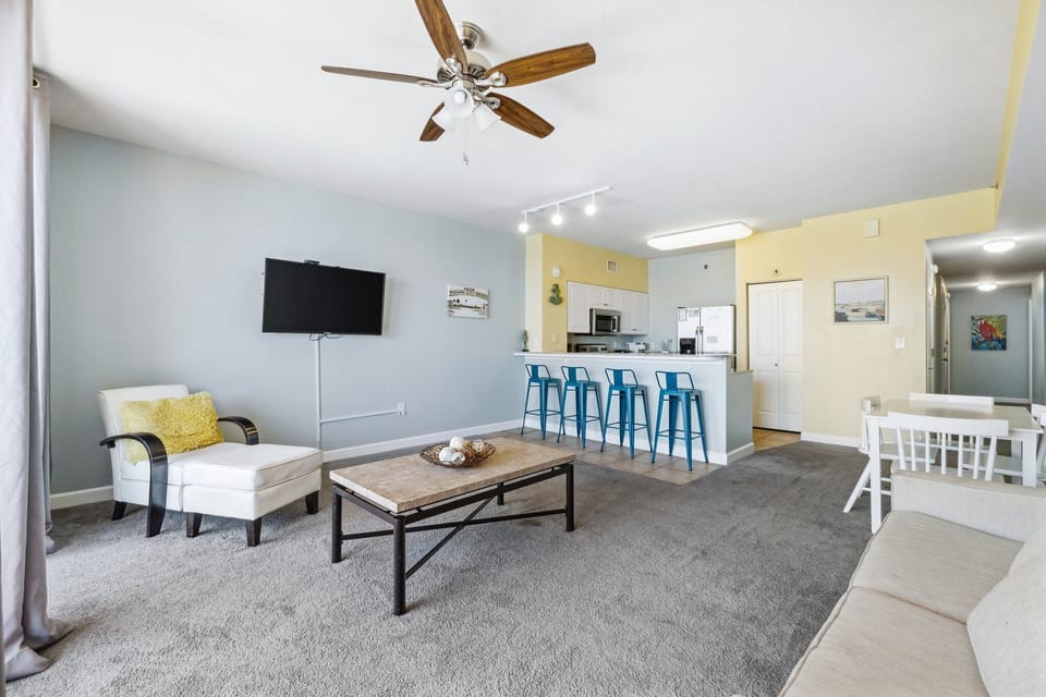 21-web-or-mls-9900-s-thomas-dr-2219