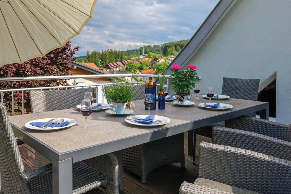 2. Outdoor-Tisch für weitere 6 Personen mit wunderschöner Aussicht 