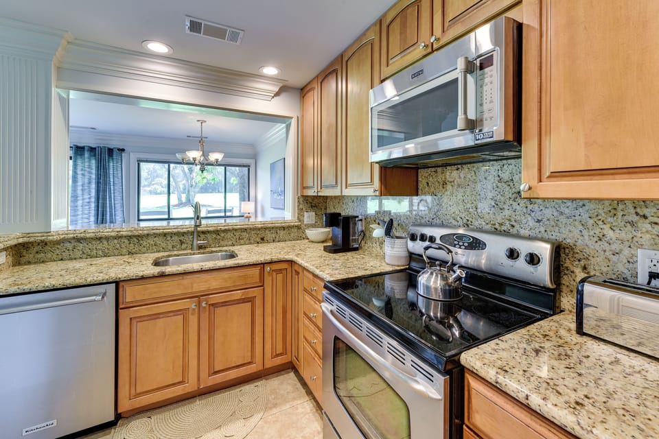 Kitchen | Ice Maker | Keurig Coffee Maker | Toaster | Cooking Basics