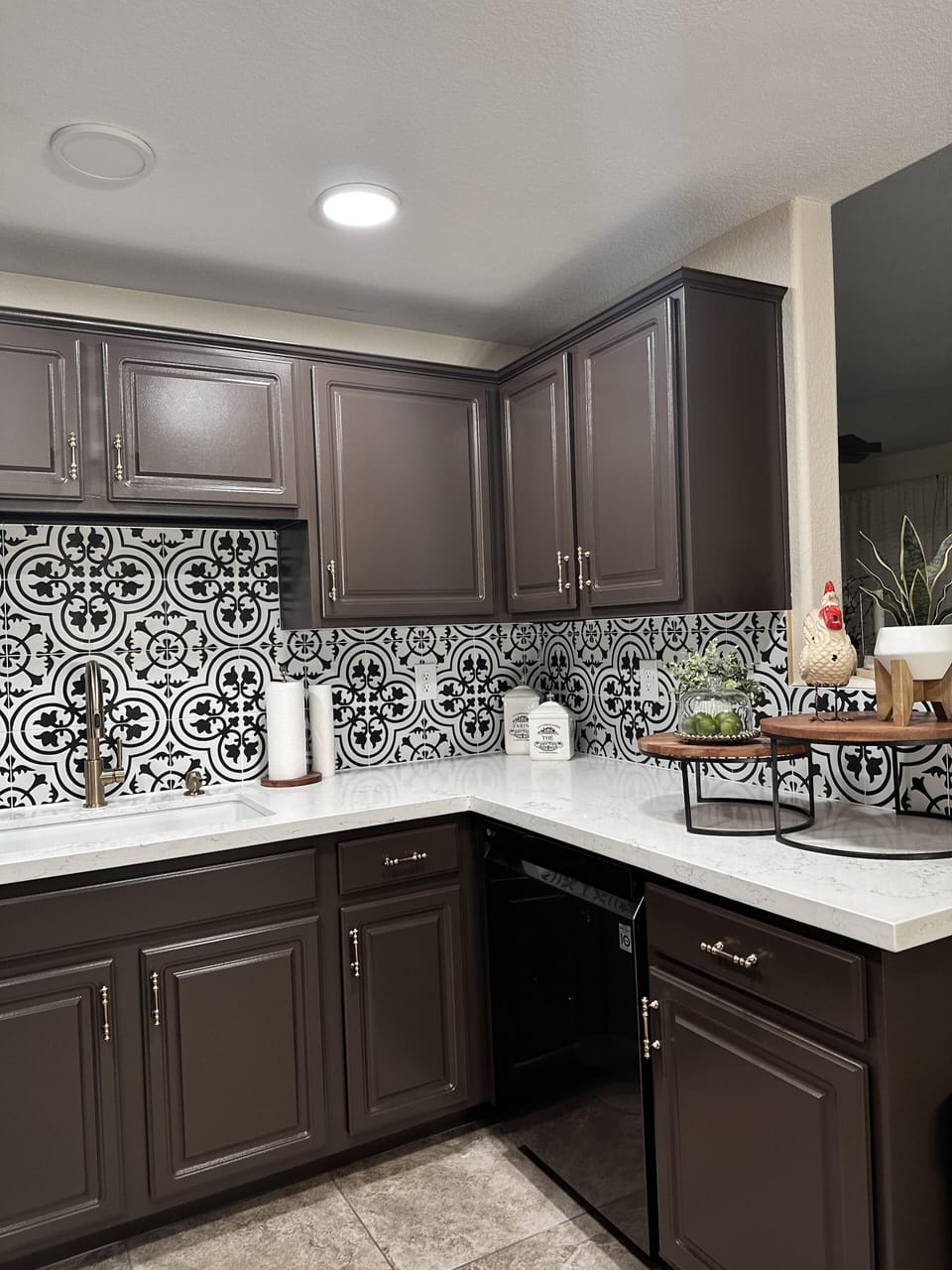 Fully stocked kitchen