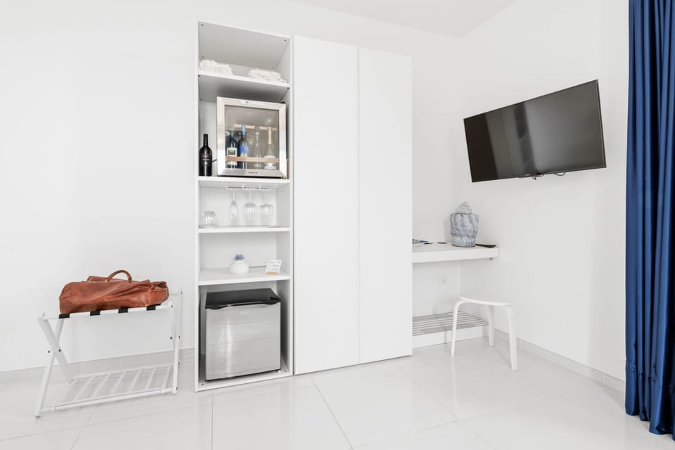 Deluxe Suite, Ensuite, Sea View (Blu) | Interior
