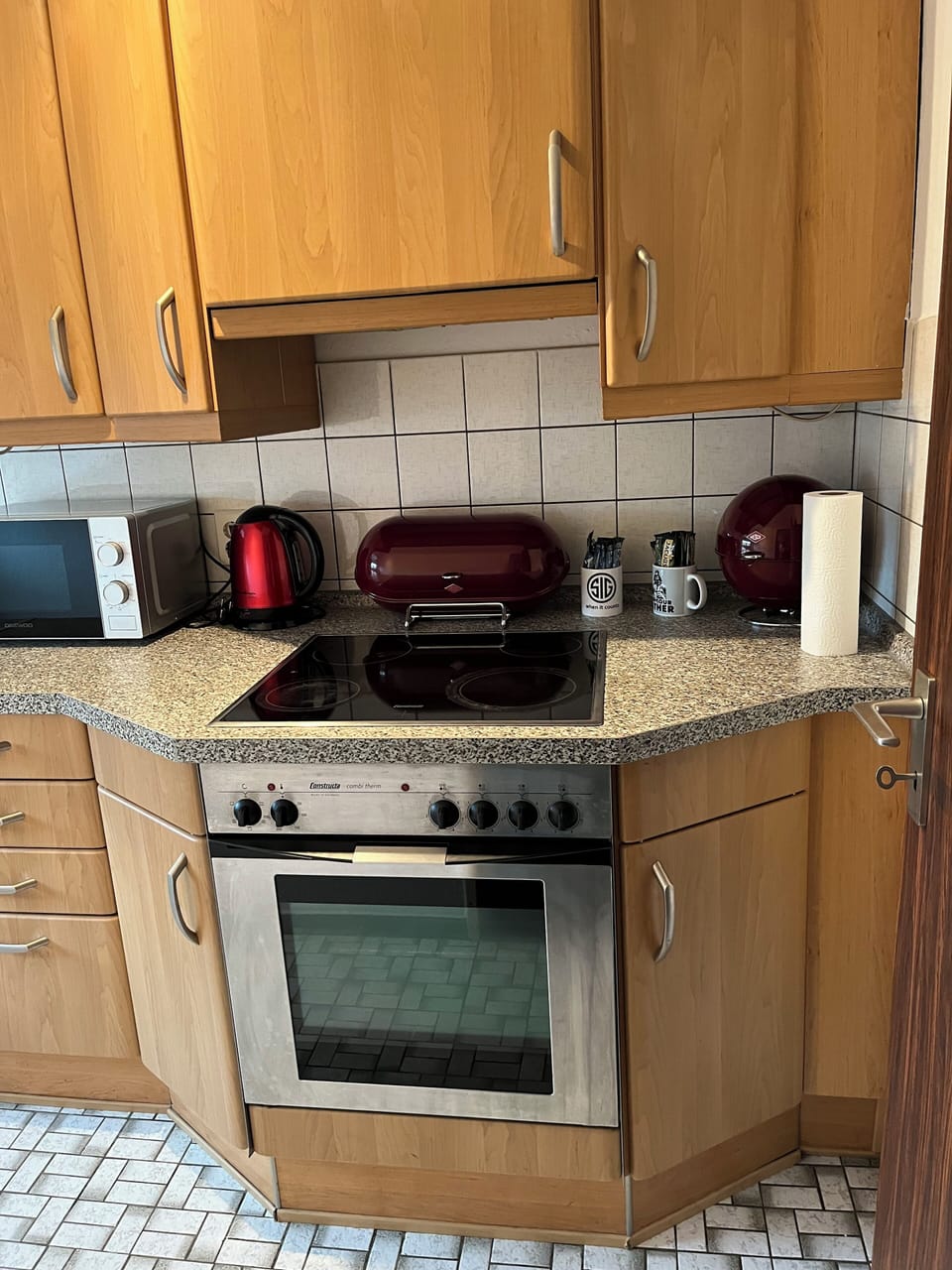 Basic Studio, 1 Bedroom | Private kitchen