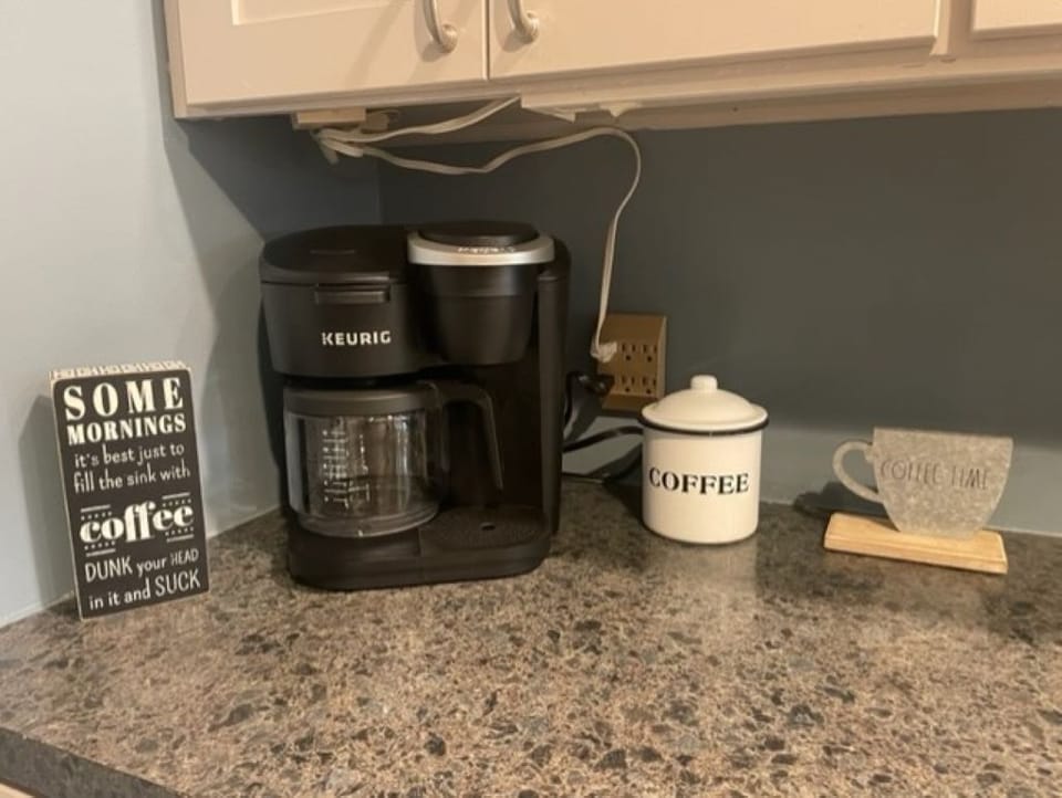Enjoy the convenience of a Keurig coffee maker and a pot all in one.

