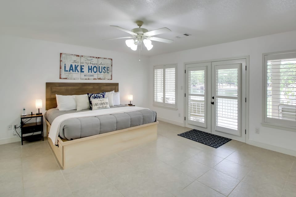 Bedroom 1 | King Bed | Linens Provided | En-Suite Bathroom