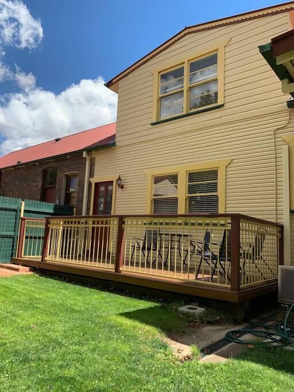 Enclosed deck and backyard (2)