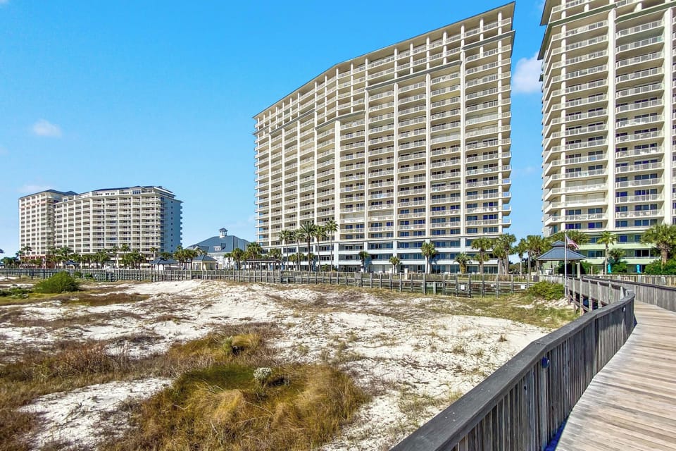 Book your next stay at Catalina 1107!